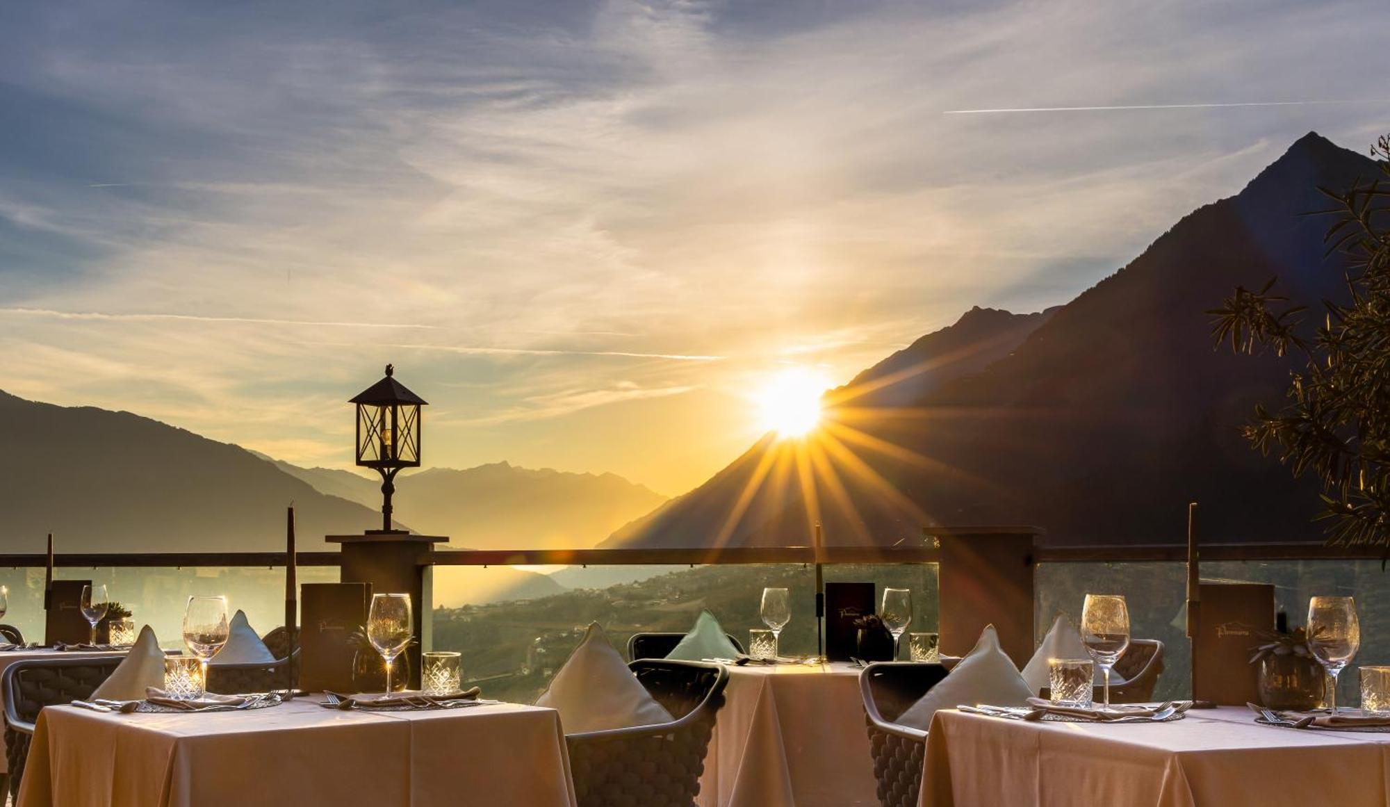 Hotel Panorama Schenna Eksteriør bilde